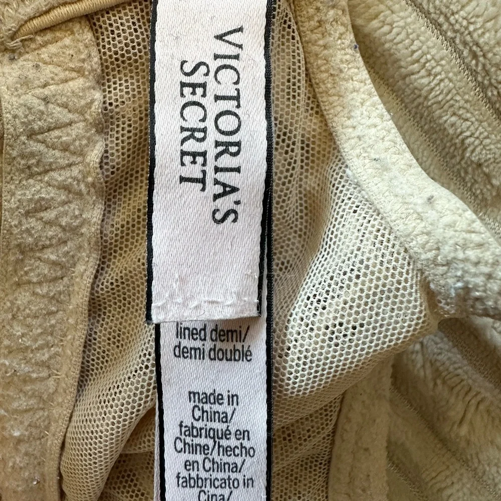 Bundle of 3 Victoria’s Secret Bras Push Up and Angela 36DDD - Picture 7 of 9